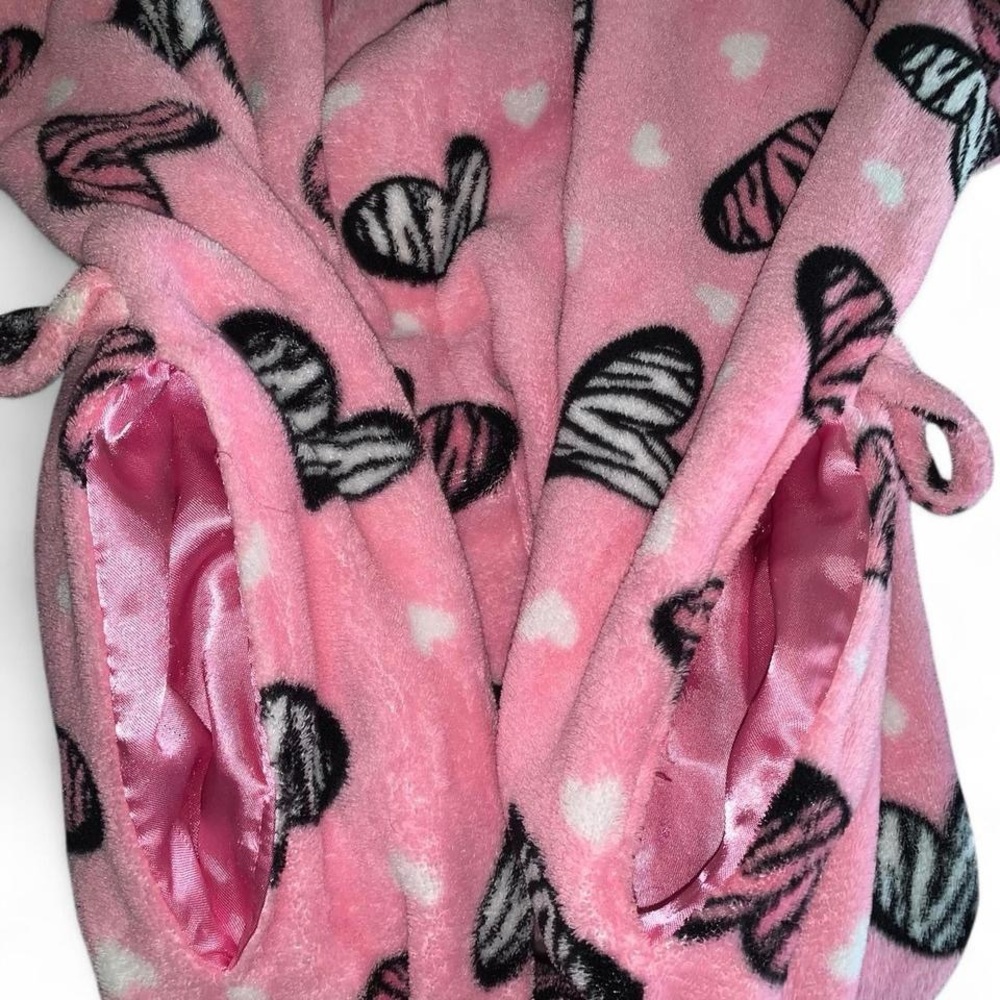 Soft Pink Heart Patterned Women's Robe - Picture 6 of 7